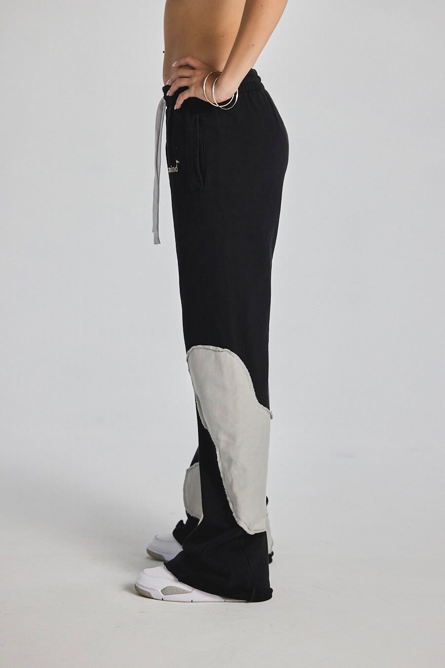"NUIT VAGUE" BLACK SWEATPANTS